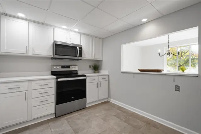 201 Grant St 111 gallery image 23