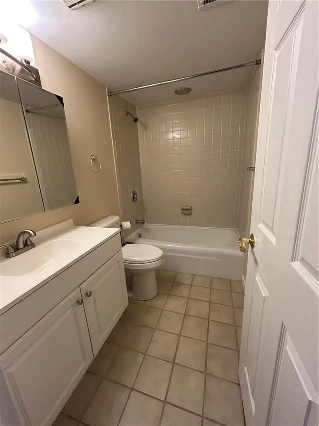 201 Grant St 412 gallery image 9