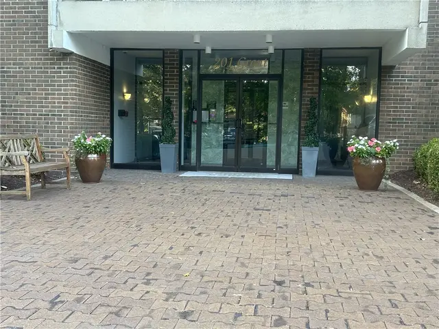 201 Grant St 412 gallery image 10