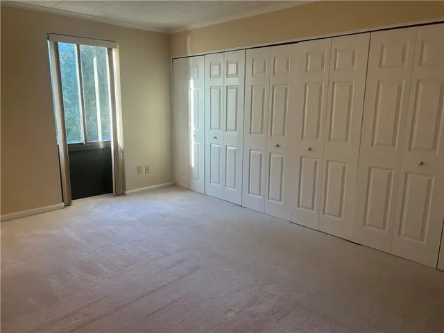 201 Grant St 412 gallery image 14
