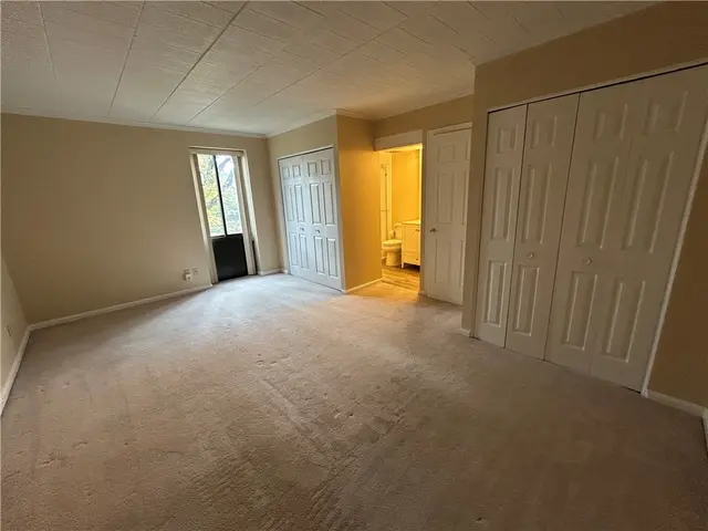 201 Grant St 412 gallery image 18