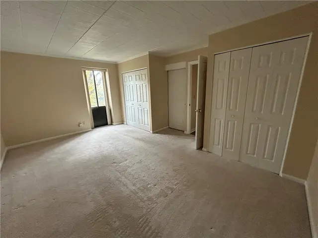 201 Grant St 412 gallery image 19