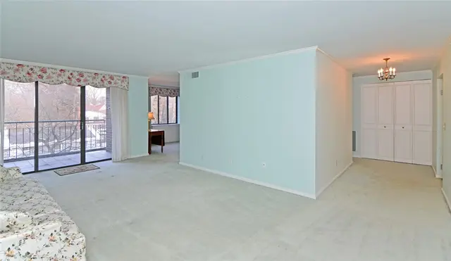 201 Grant St 606 gallery image 2