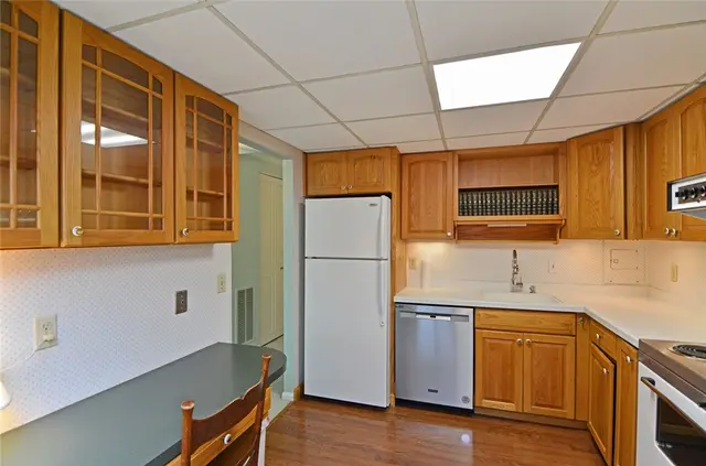 201 Grant St 606 gallery image 6