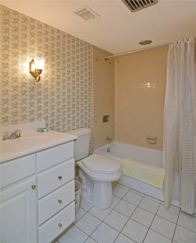 201 Grant St 606 gallery image 10