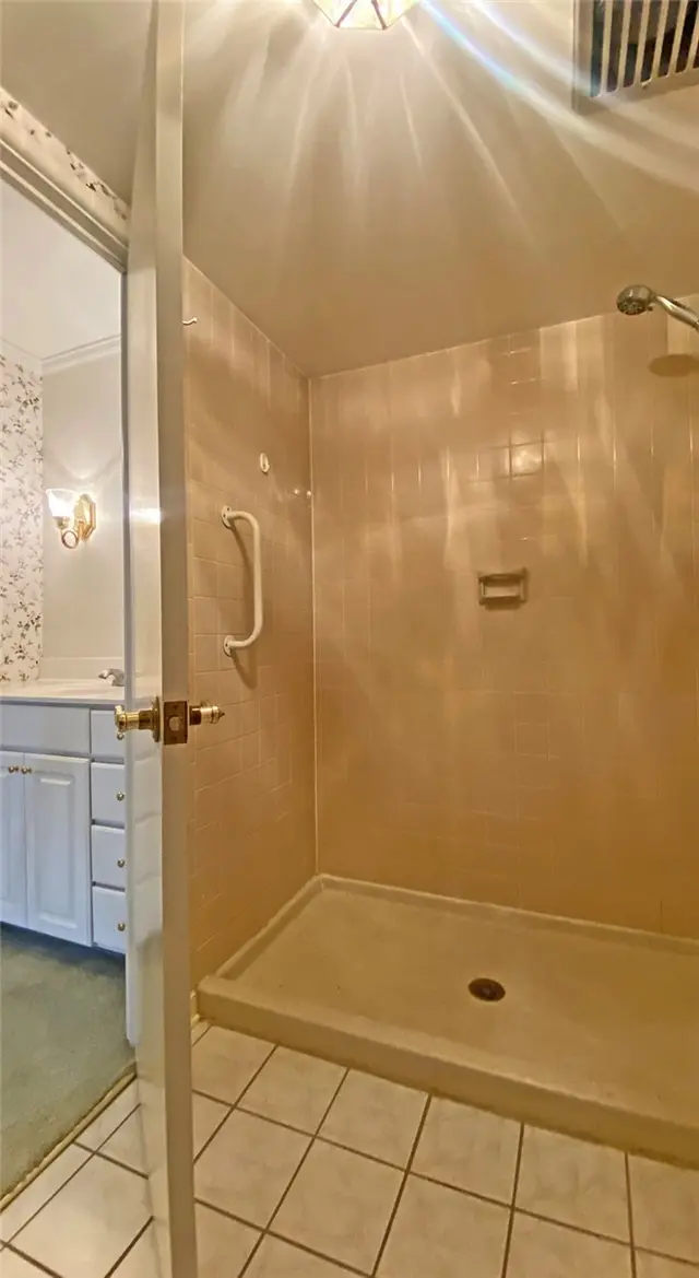 201 Grant St 606 gallery image 13