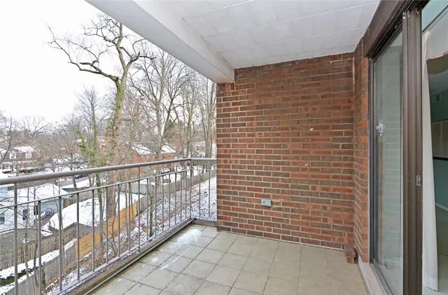 201 Grant St 606 gallery image 15