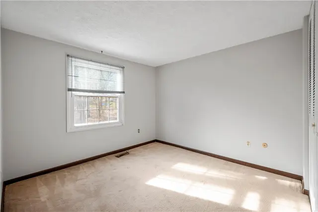 201 Kenney Dr gallery image 6