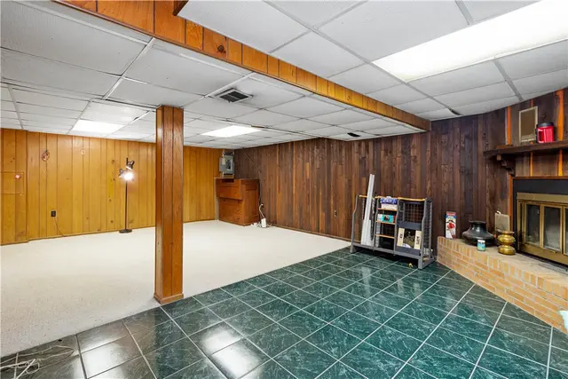 201 Kenney Dr gallery image 7