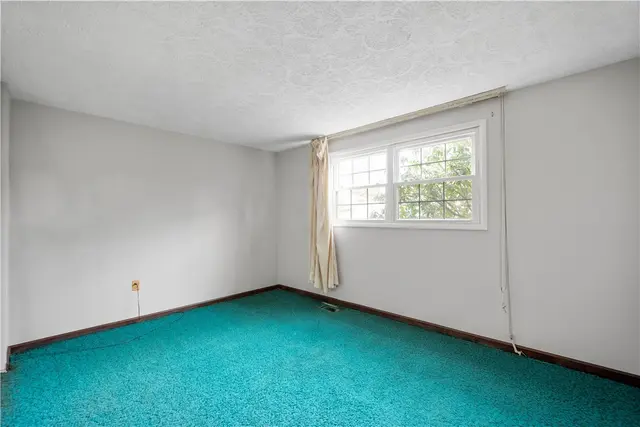 201 Kenney Dr gallery image 12