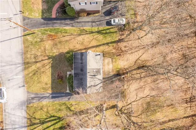 201 Kenney Dr gallery image 17