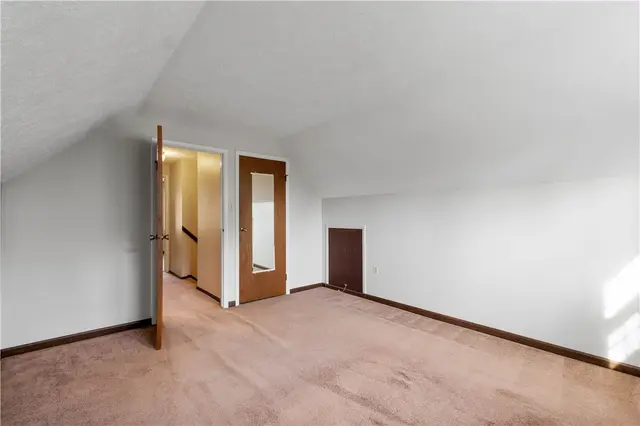201 Kenney Dr gallery image 21