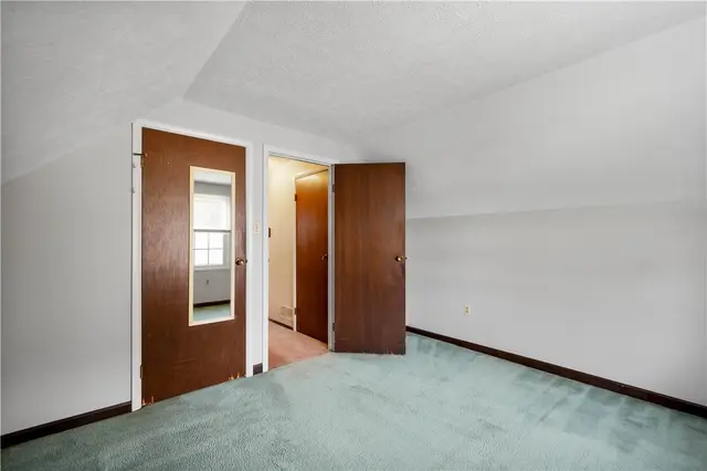 201 Kenney Dr gallery image 26