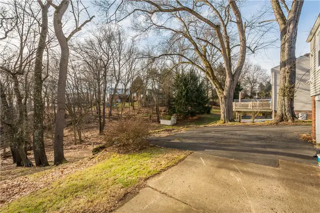 201 Kenney Dr gallery image 29