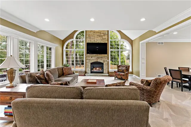 201 MacFadden Dr gallery image 40