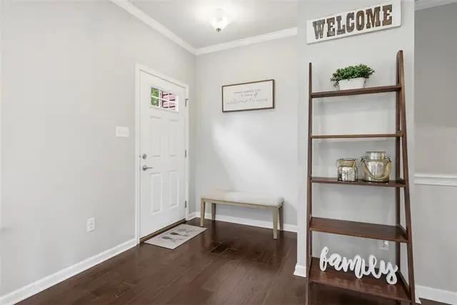 201 Thornapple Lane gallery image 14