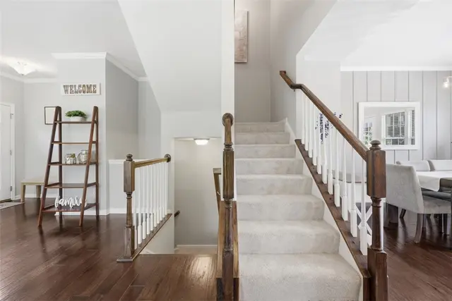 201 Thornapple Lane gallery image 15