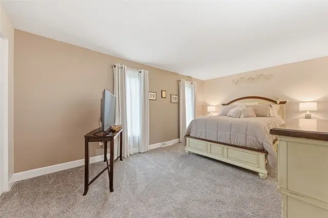 201 Woodbridge Dr gallery image 14