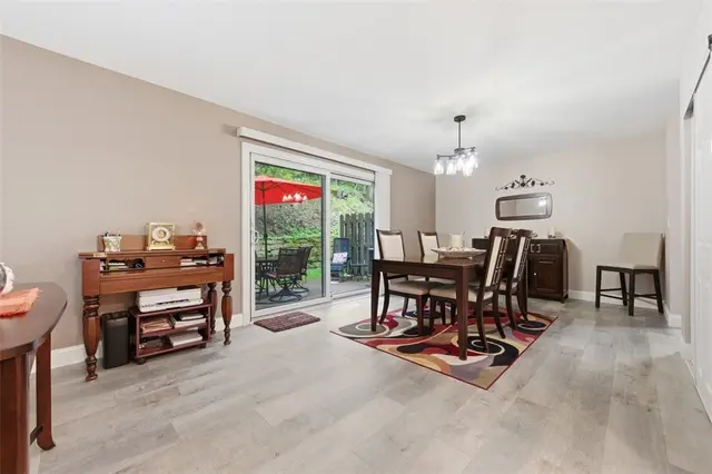 201 Woodbridge Dr gallery image 17