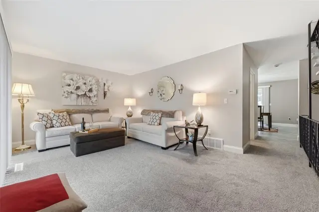 201 Woodbridge Dr gallery image 20