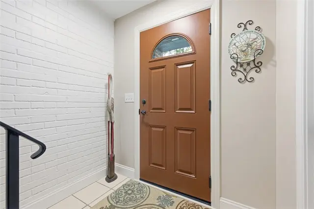 201 Woodbridge Dr gallery image 22