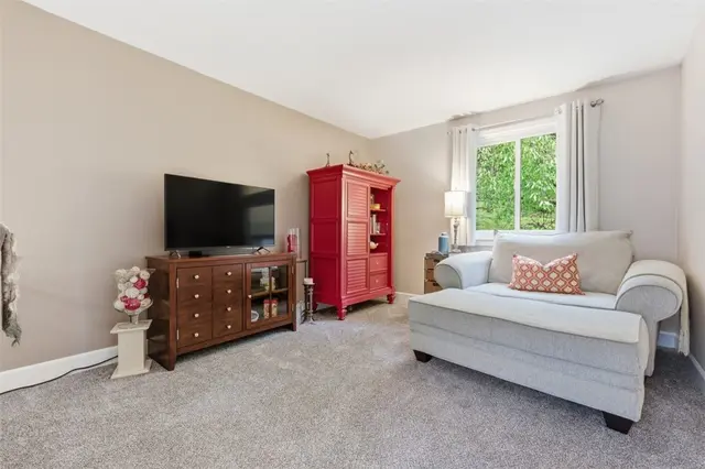 201 Woodbridge Dr gallery image 23