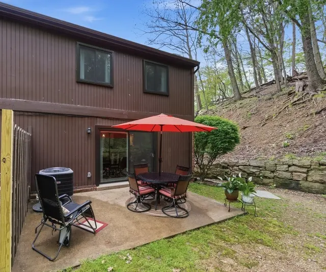 201 Woodbridge Dr gallery image 25