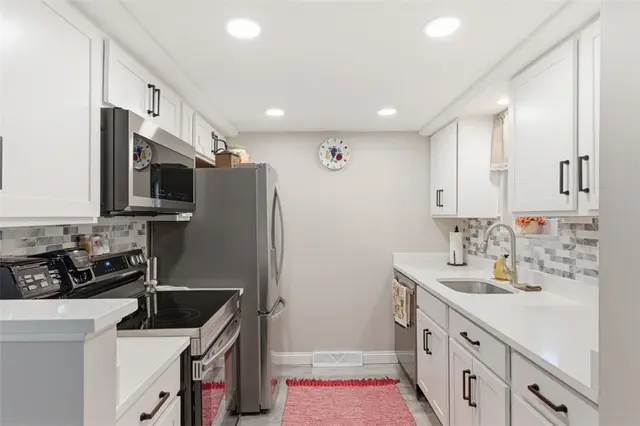 201 Woodbridge Dr gallery image 27