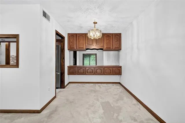2011 Thornberry Dr gallery image 3
