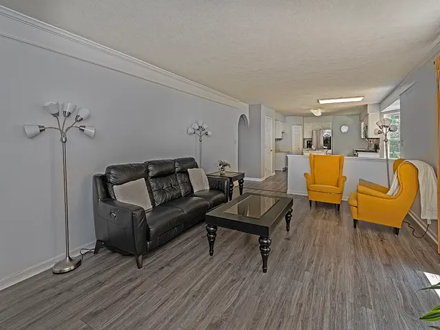 2013 Blossom Dr gallery image 3