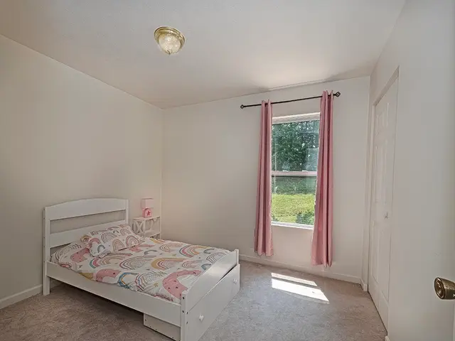 2013 Blossom Dr gallery image 6