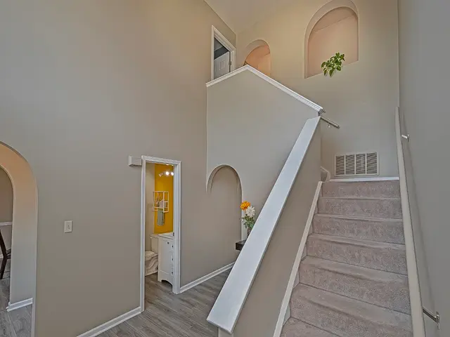 2013 Blossom Dr gallery image 7