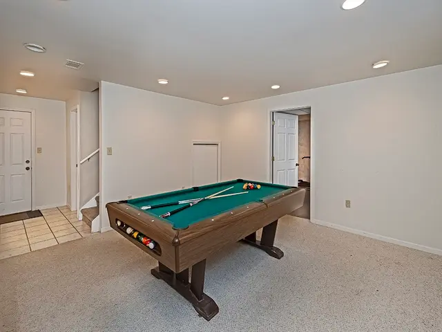 2013 Blossom Dr gallery image 15