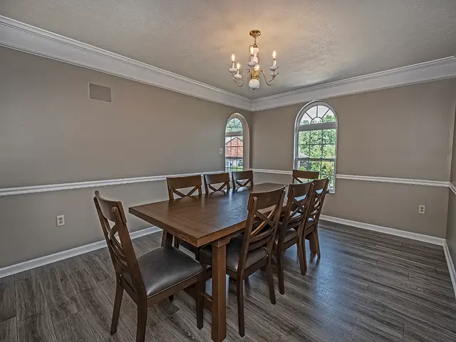 2013 Blossom Dr gallery image 19