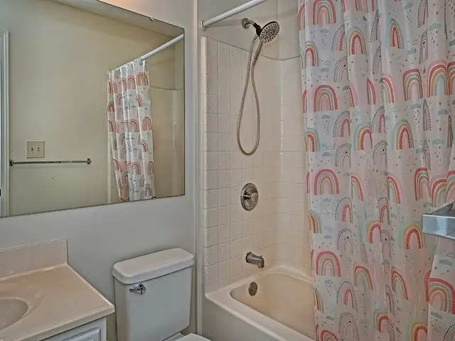 2013 Blossom Dr gallery image 22