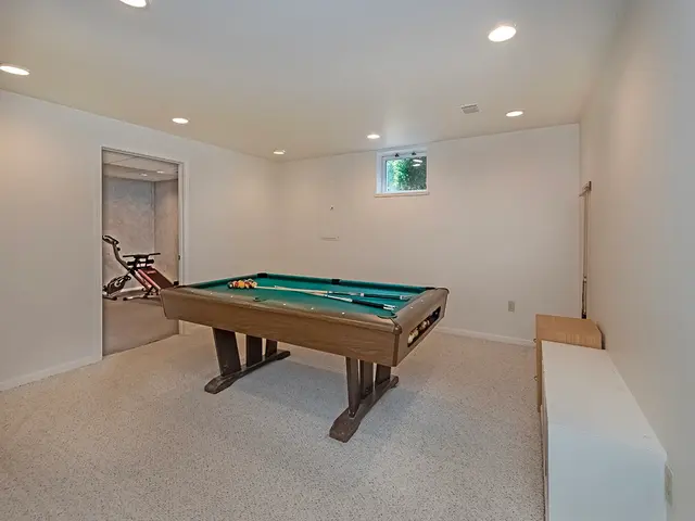 2013 Blossom Dr gallery image 23