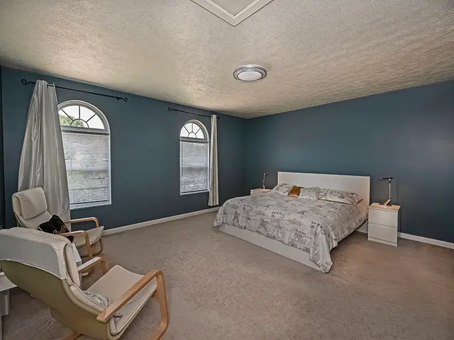 2013 Blossom Dr gallery image 29