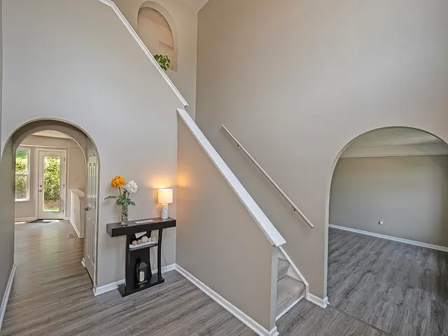 2013 Blossom Dr gallery image 32