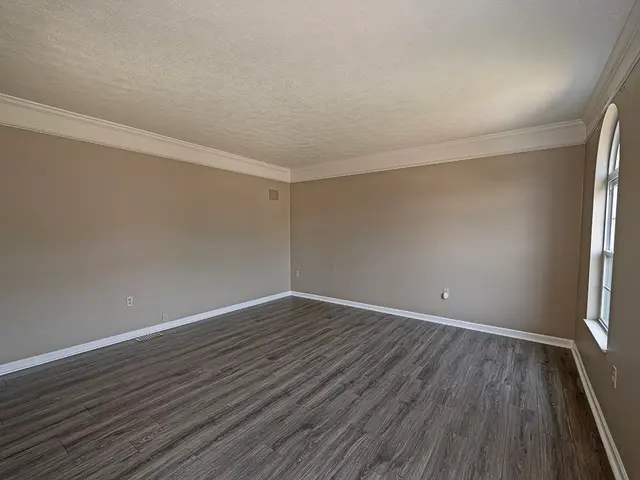2013 Blossom Dr gallery image 37
