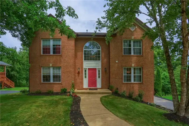 2016 Blossom Drive gallery image 2
