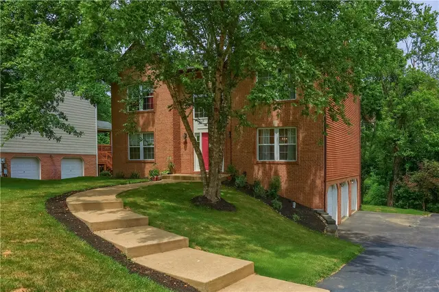 2016 Blossom Drive gallery image 4