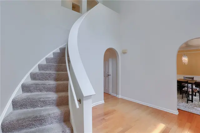 2016 Blossom Drive gallery image 7