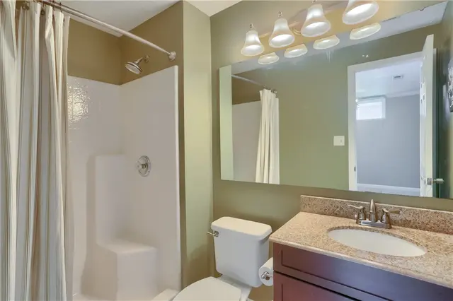 2016 Blossom Drive gallery image 12