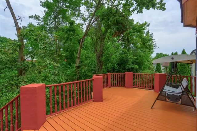 2016 Blossom Drive gallery image 18