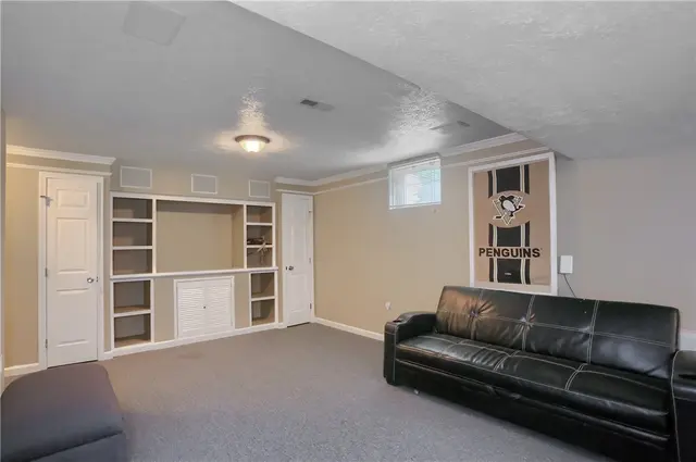 2016 Blossom Drive gallery image 21