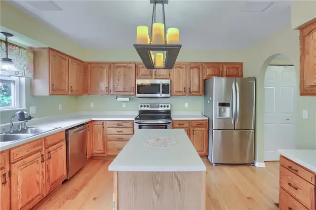 2016 Blossom Drive gallery image 22