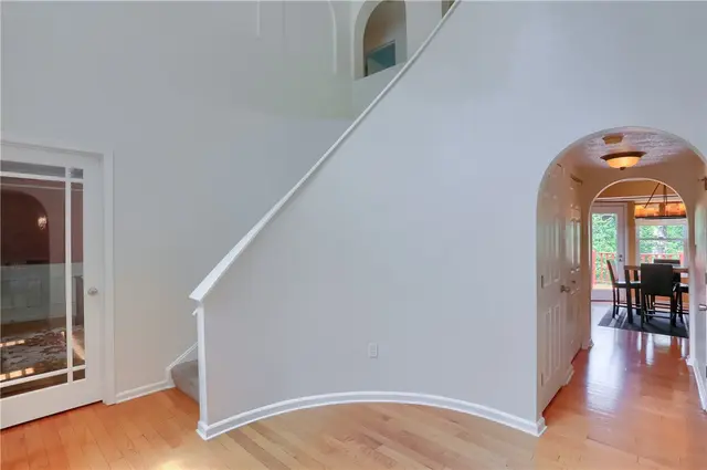 2016 Blossom Drive gallery image 24