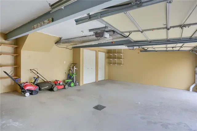 2016 Blossom Drive gallery image 27