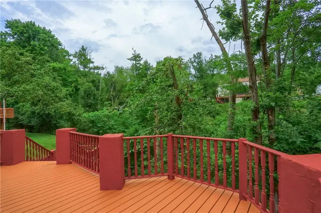 2016 Blossom Drive gallery image 31
