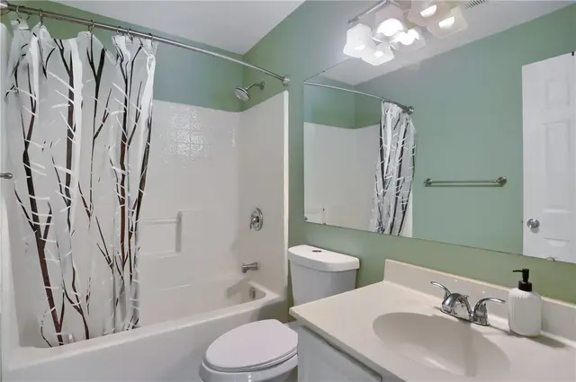 2016 Blossom Drive gallery image 32